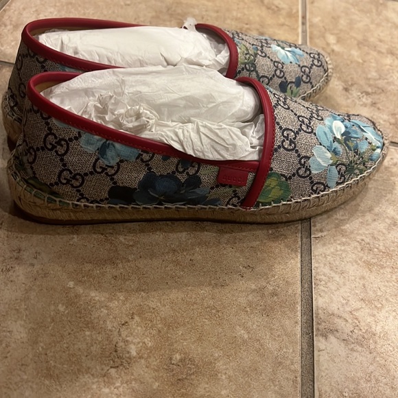 Women’s Gucci espadrilles in a size 40 (US 10) - Picture 4 of 6
